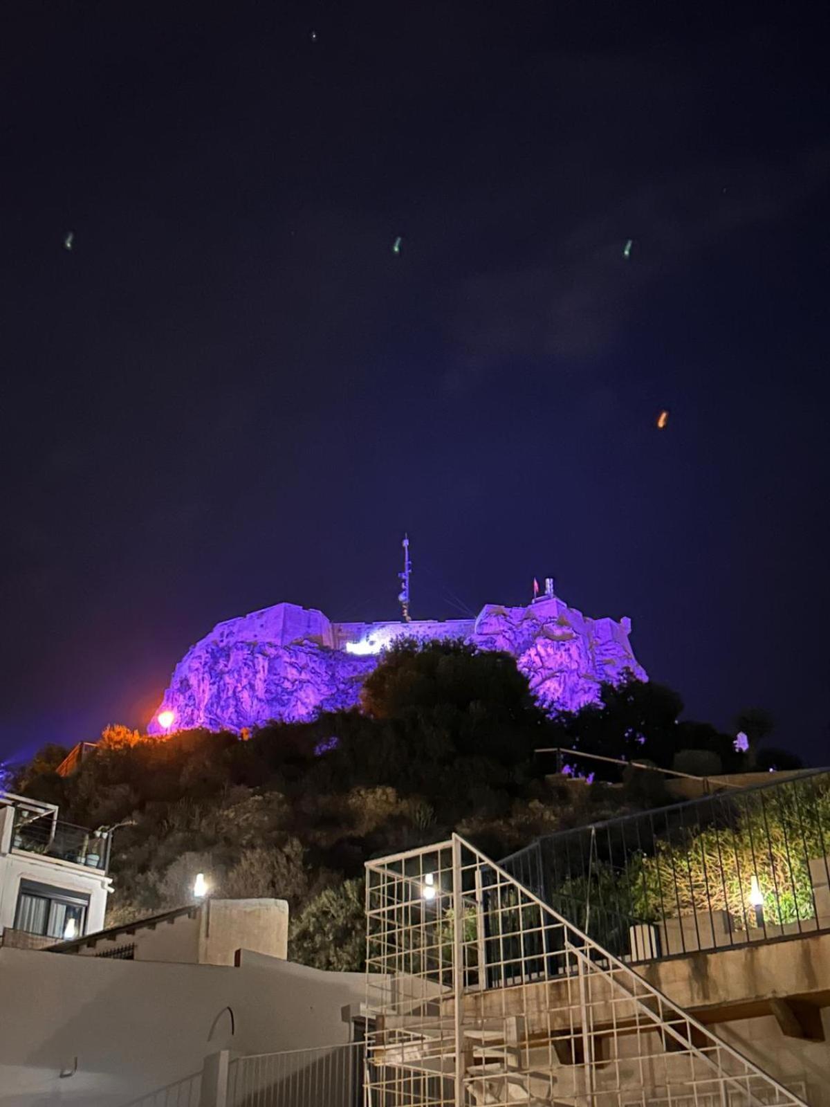 Private Terrace-Romantic-Sea, Castle Views-Central Alicante Buitenkant foto