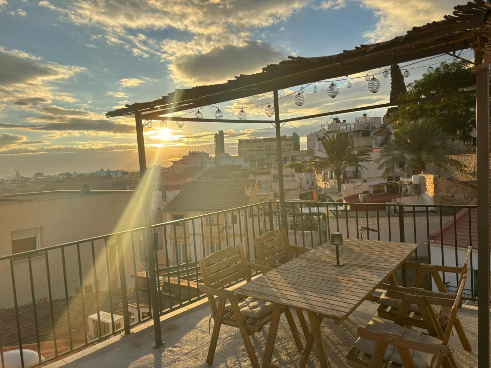 Private Terrace-Romantic-Sea, Castle Views-Central Alicante Buitenkant foto